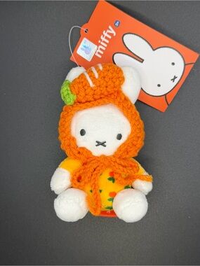 Korean  Exclusive Miffy with knit wear outfit Plush /keychain  MF26